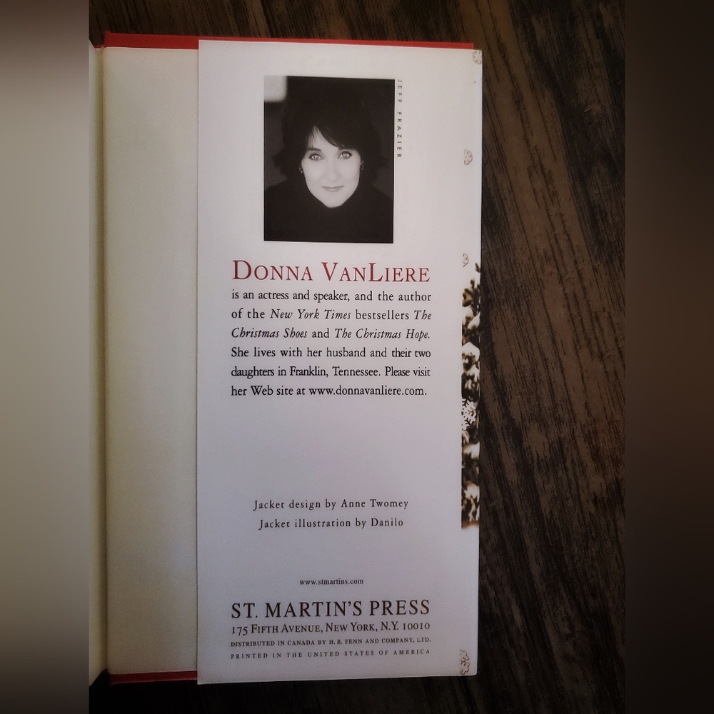 Book "The Christmas Blessing" by Donna VanLiere - Picture 4 of 4